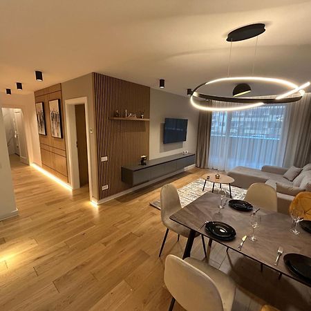 B-Holiday Luxury Apartments Urban Plaza 布拉索夫 外观 照片