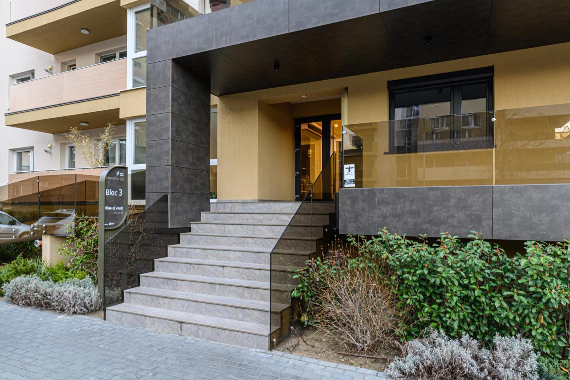 B-Holiday Luxury Apartments Urban Plaza 布拉索夫 外观 照片