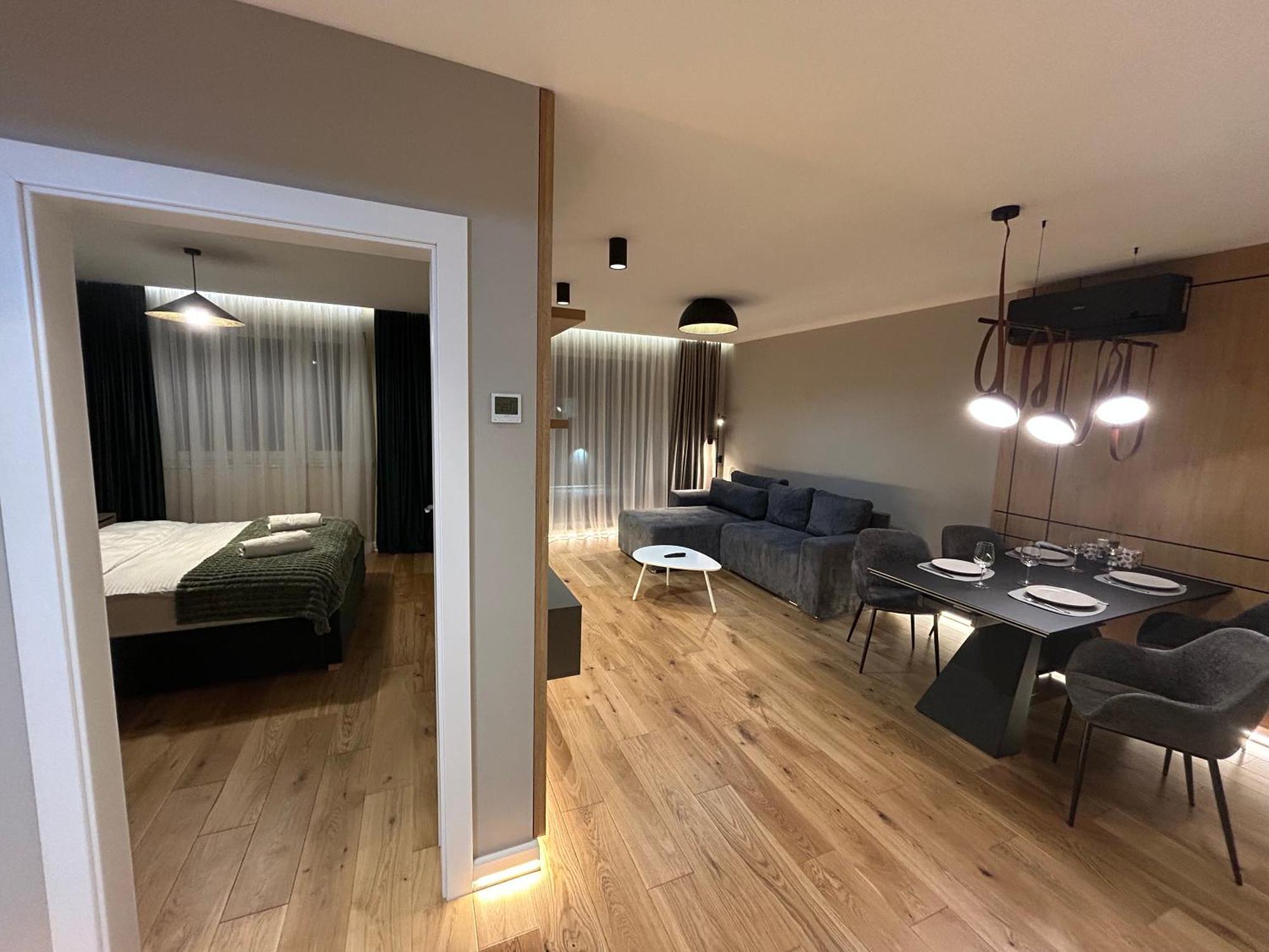 B-Holiday Luxury Apartments Urban Plaza 布拉索夫 外观 照片