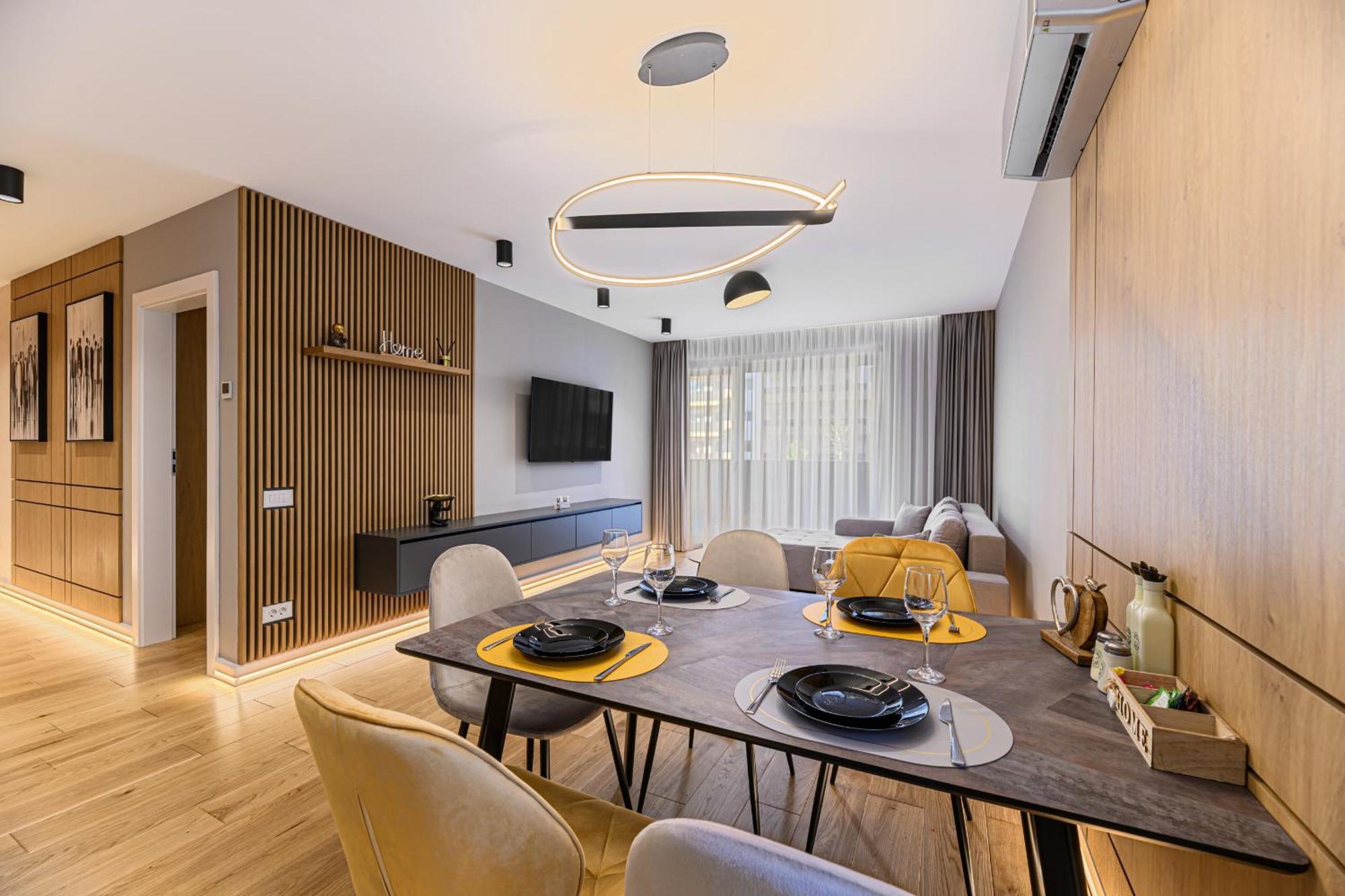 B-Holiday Luxury Apartments Urban Plaza 布拉索夫 外观 照片