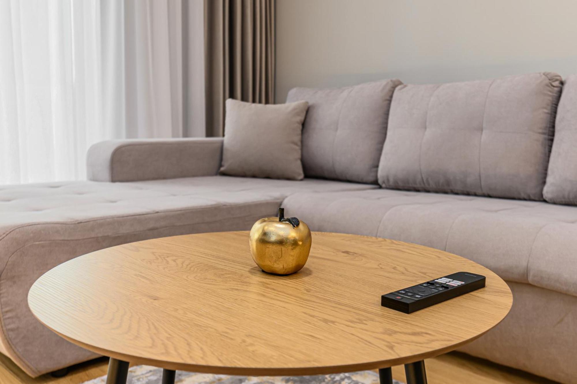 B-Holiday Luxury Apartments Urban Plaza 布拉索夫 外观 照片