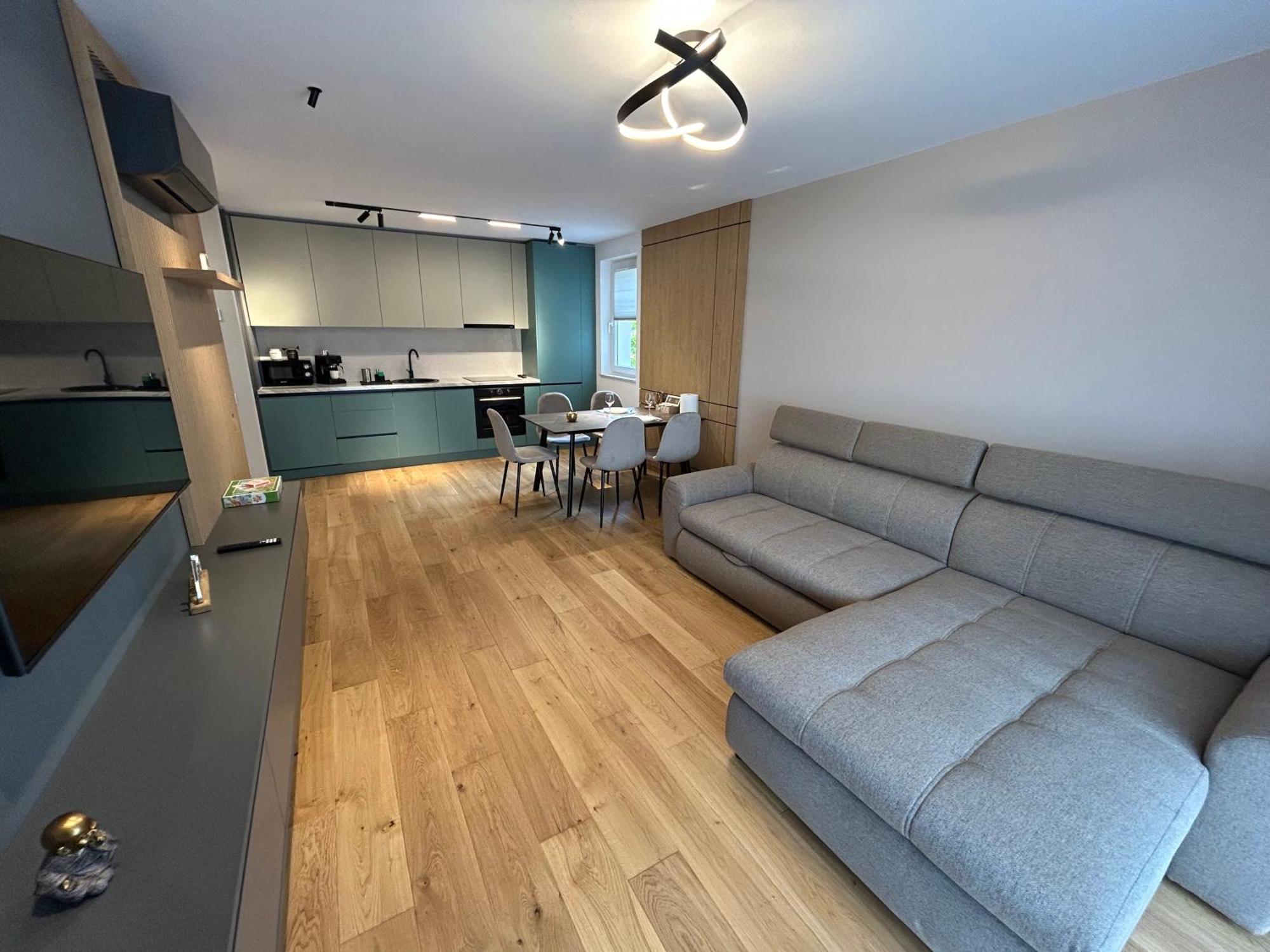 B-Holiday Luxury Apartments Urban Plaza 布拉索夫 外观 照片